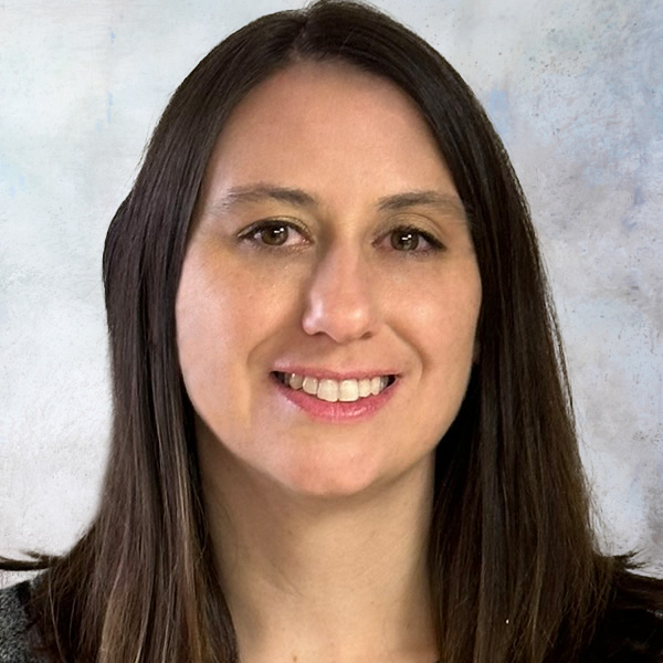 FCC_headshots_2024_600x600_KarrieLeonard